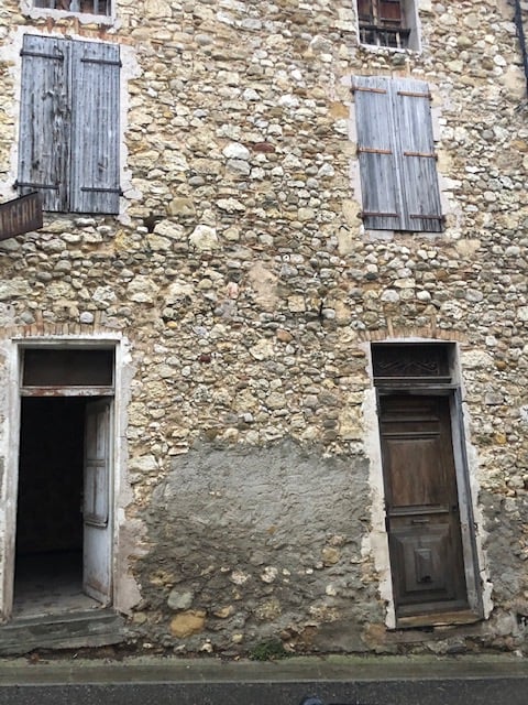 Maison de village à rénover 
