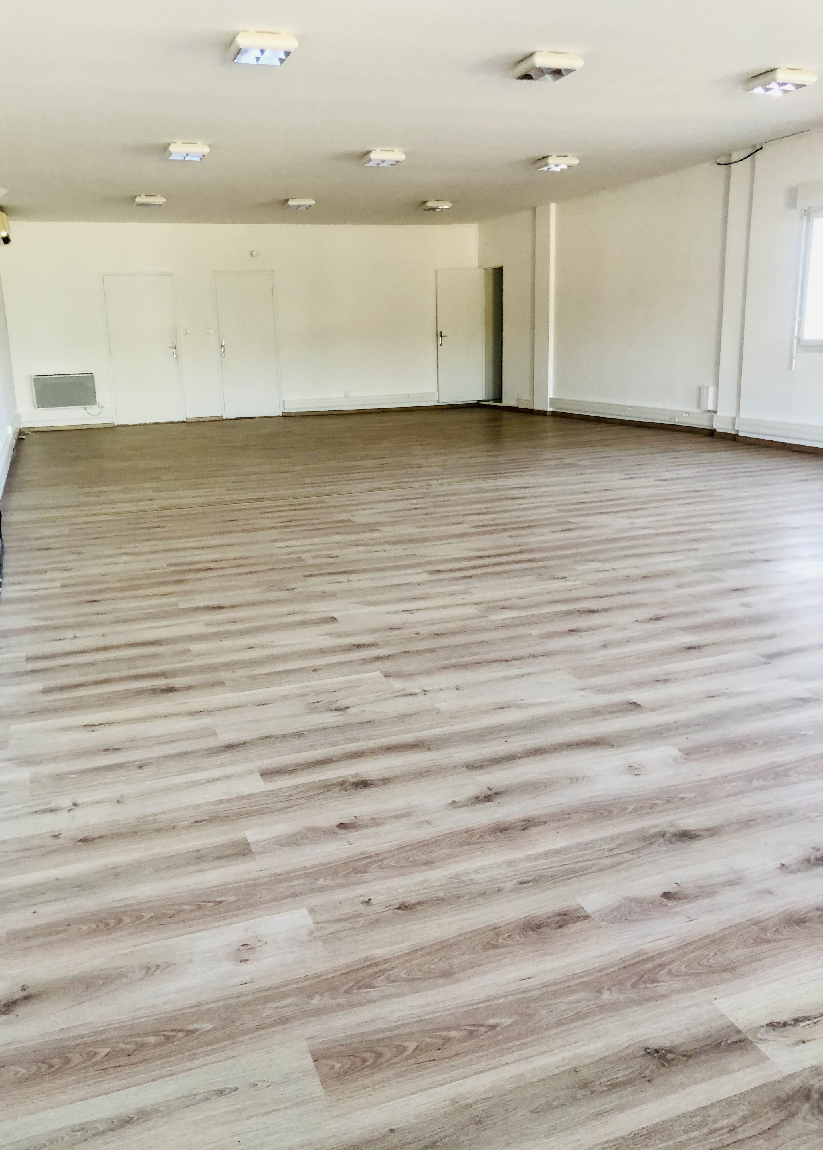 Local professionnel 125 m² + parking - St. Paul les Durance - Réf. 227 - Photo 1