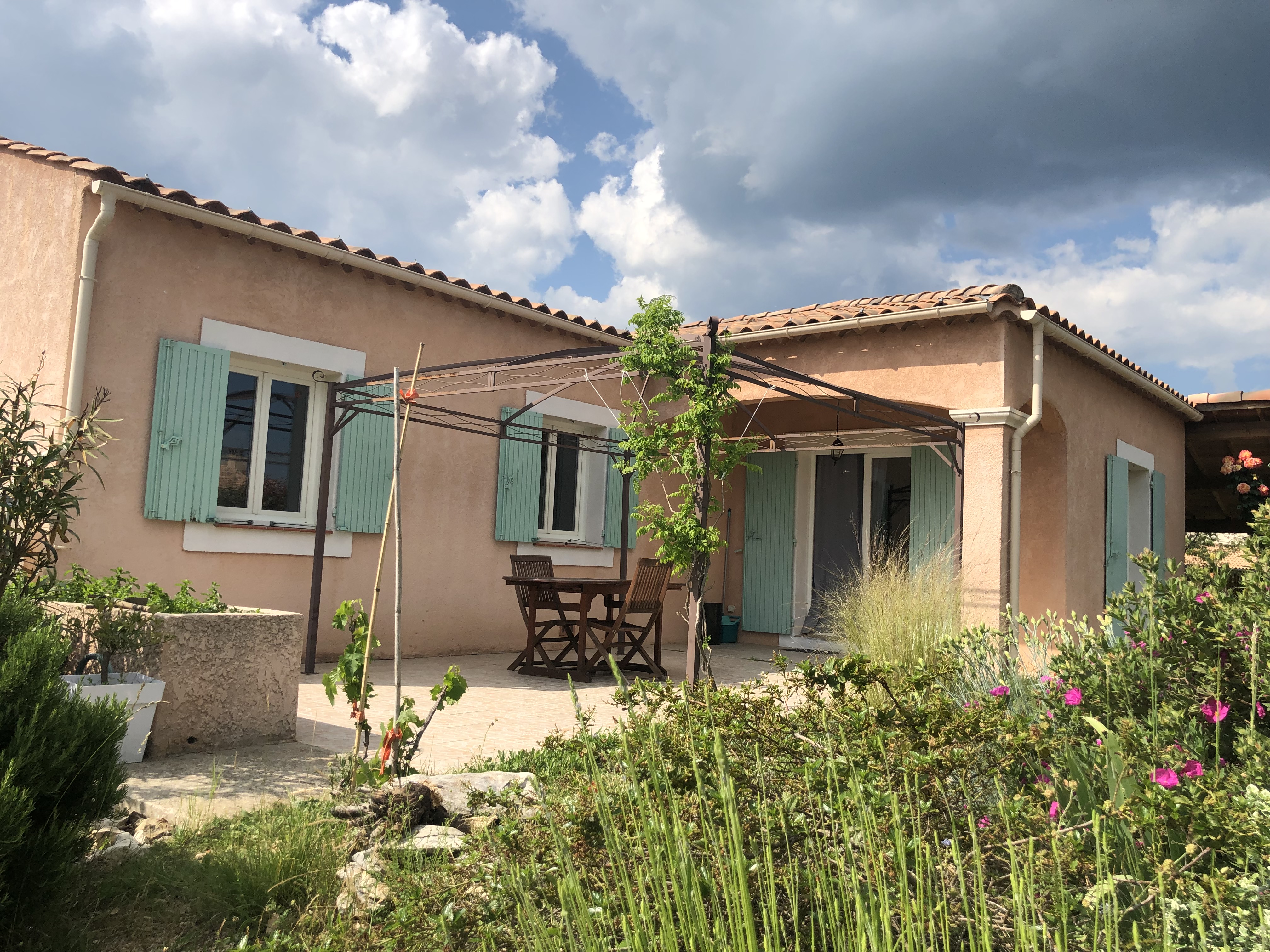Villa T5 avec garage et jardin