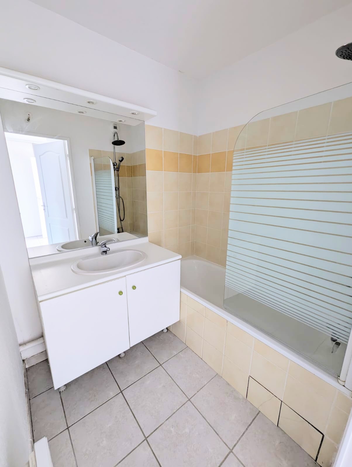 Appartement T3 dans résidence avec piscine. - Manosque - Réf. 330 - Photo 6