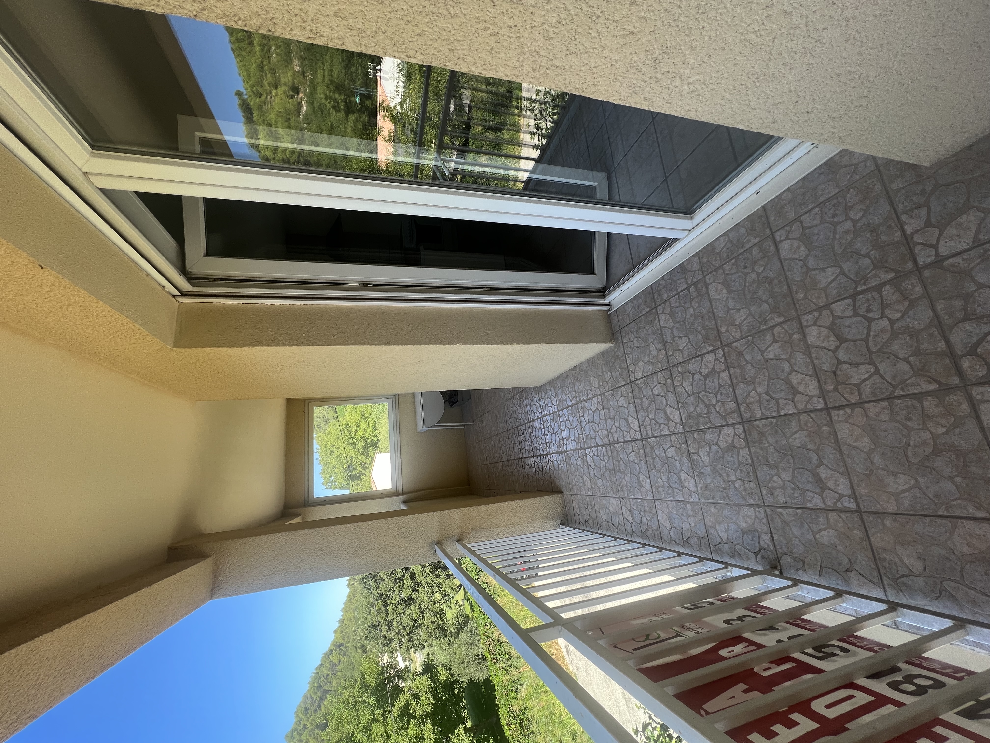 Appartement T3 avec Terrasse et cave  (2) - Sainte Tulle - Réf. 207 (2) - Photo 5