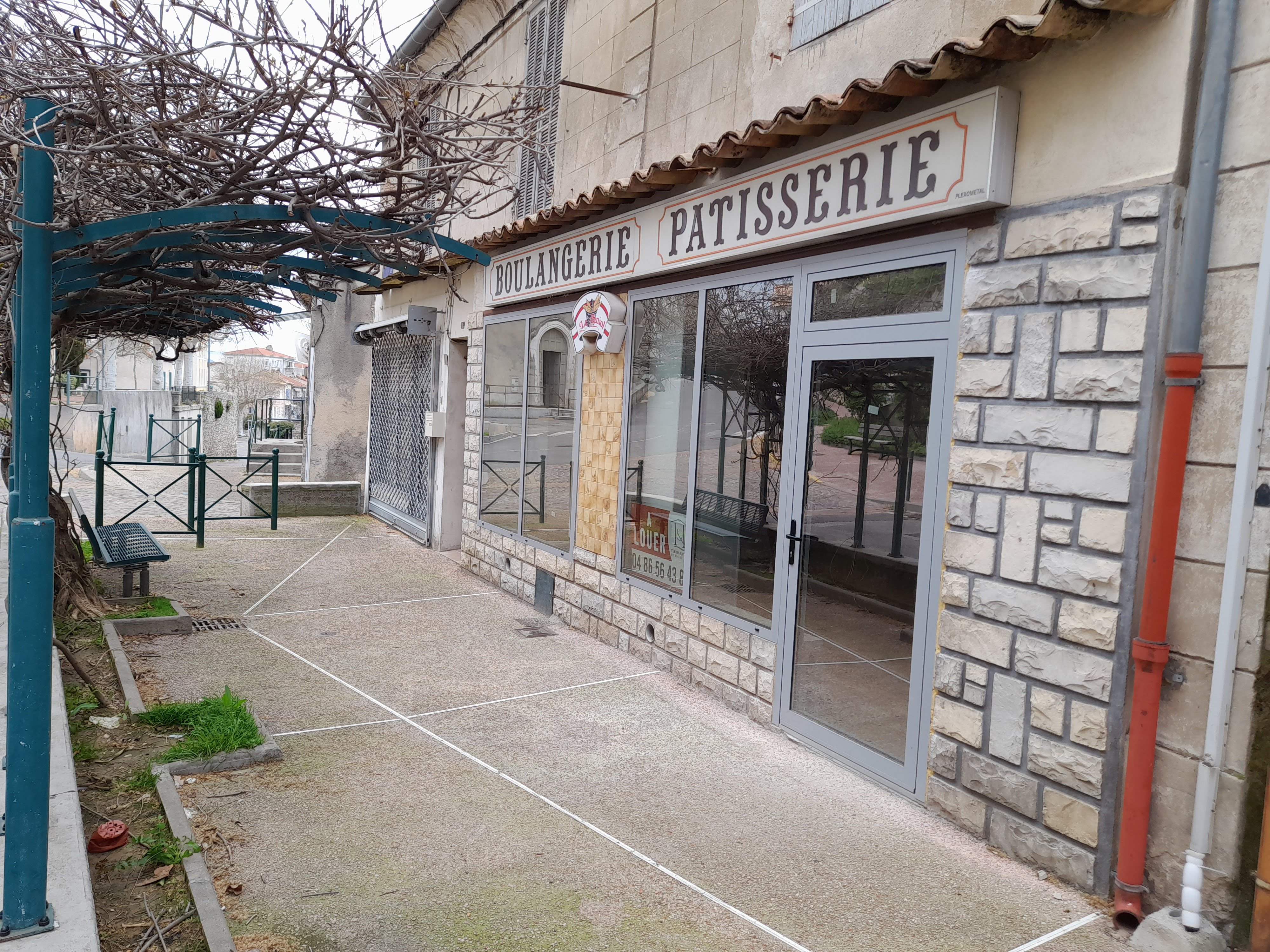 Local commercial 82 m² Sainte Tulle - Sainte Tulle - Réf. G40 - Photo 1