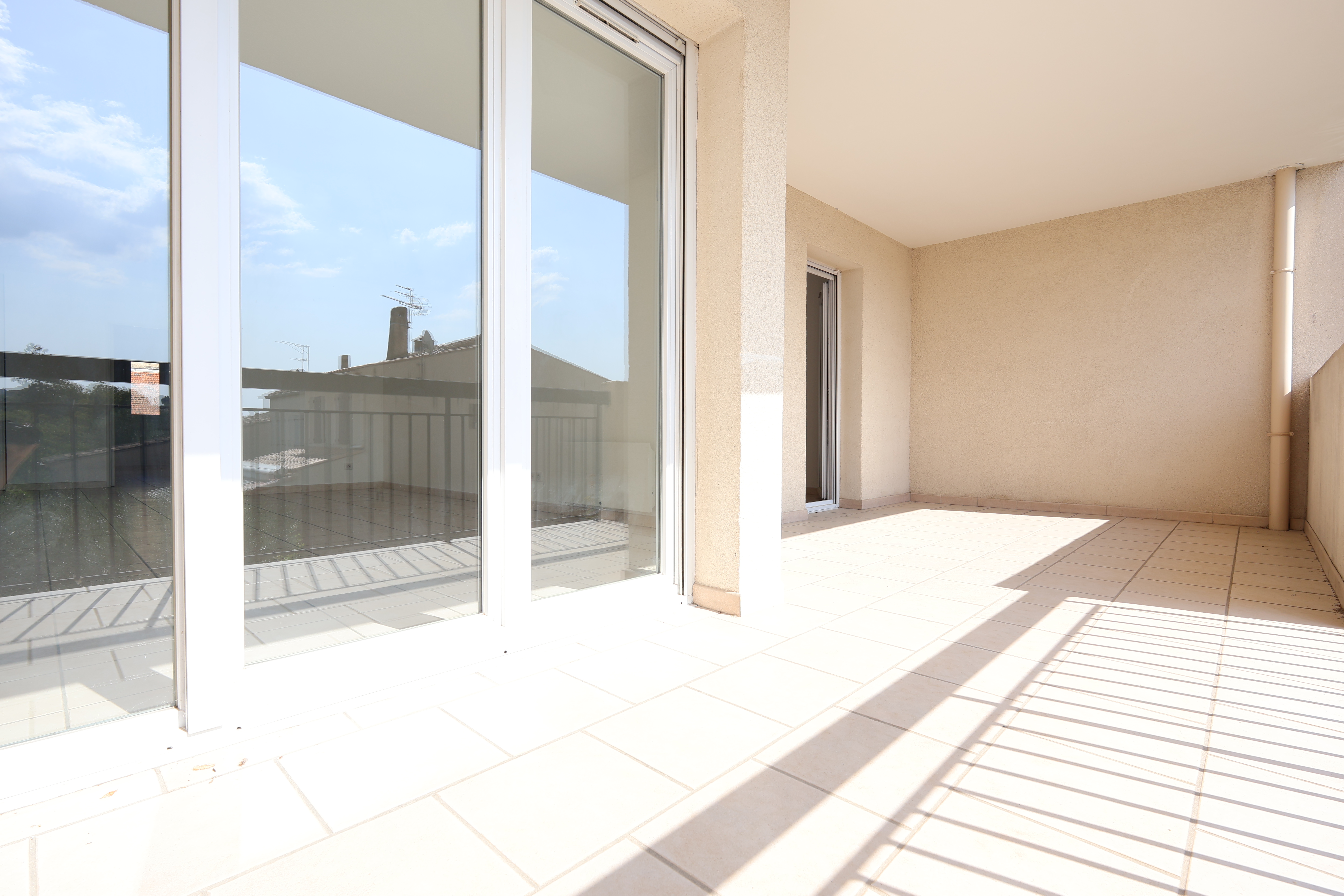Appartement T3 Avec Terrasse, double garage et cave - Manosque - Réf. 449 - Photo 3