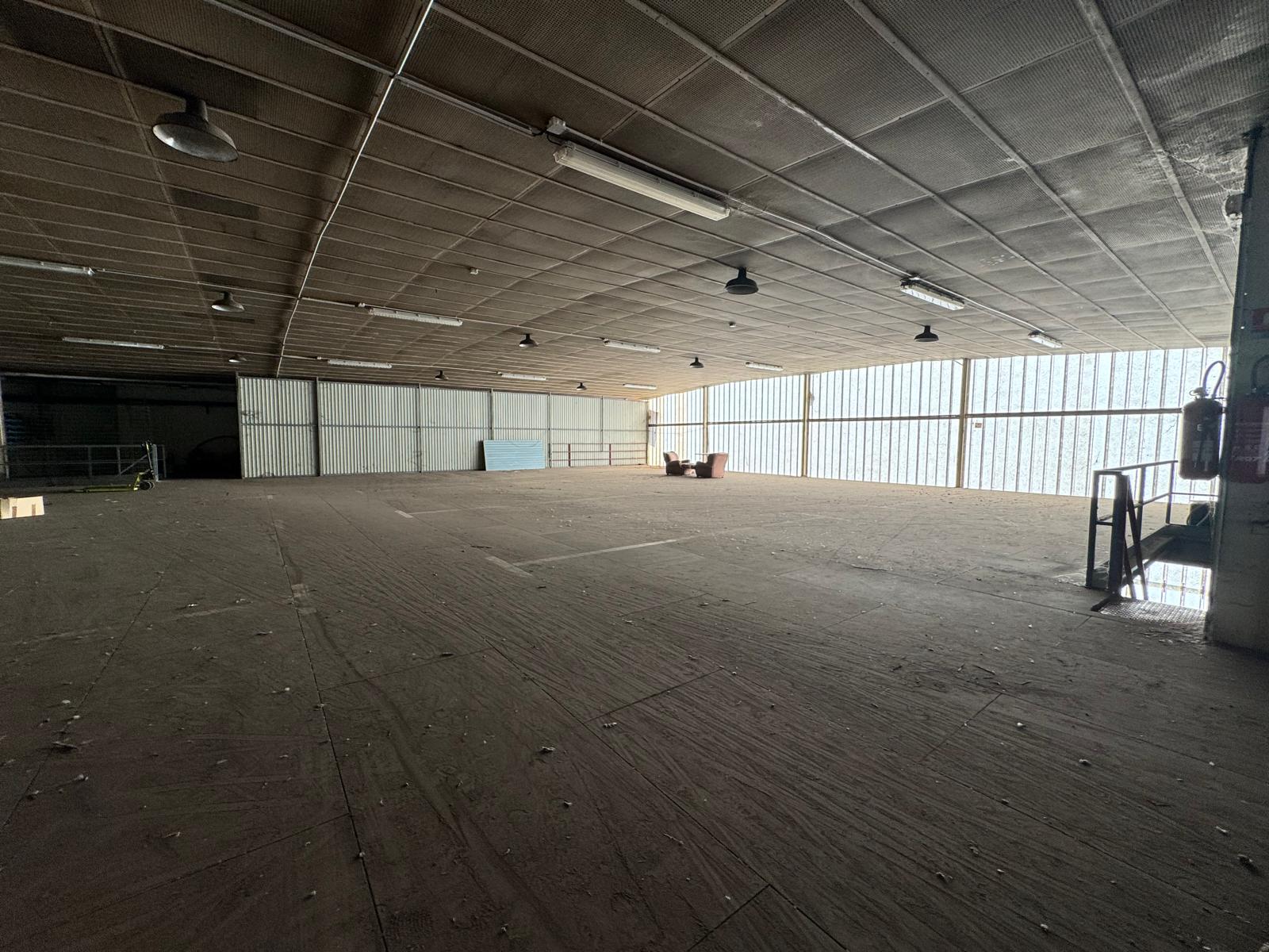 Local de stockage 500 m²