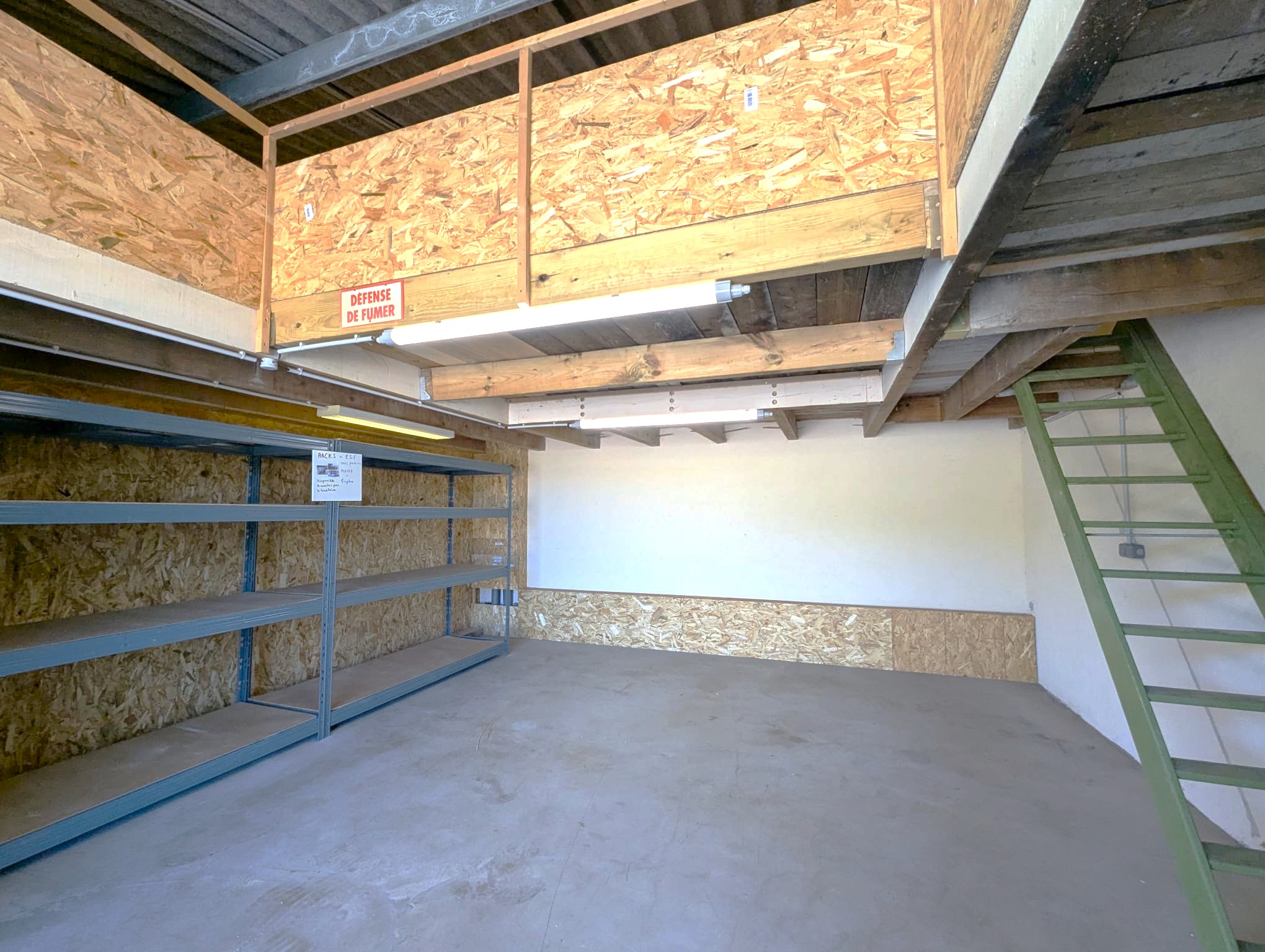 Entrepôt de stockage + Bureau - Aix en Provence - Réf. 457 - Photo 2